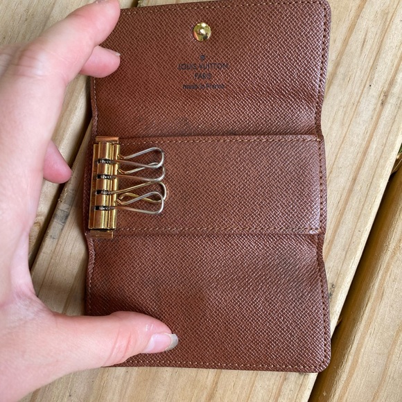 Authentic Louis Vuitton classic monogram canvas 4 keyholder brown gold - Picture 7 of 7